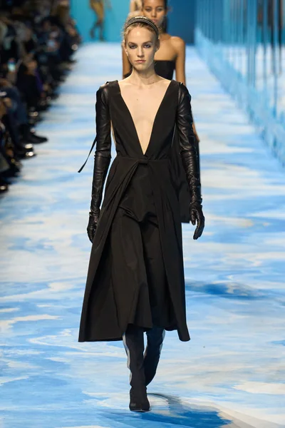 Look 9